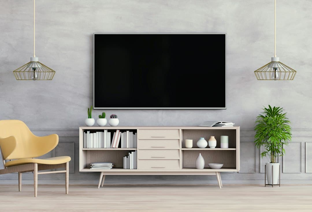 Vægmonteret Smart TV i stue – IPTV på Smart TV